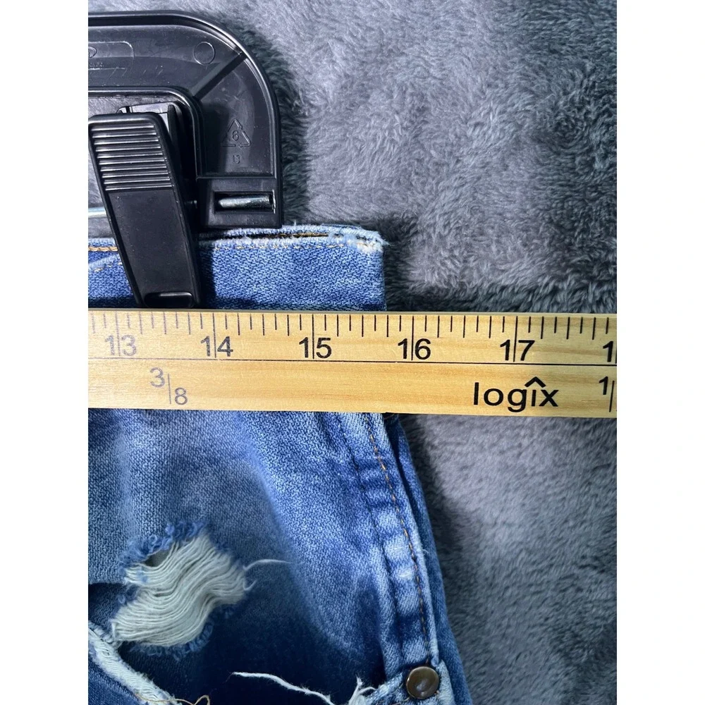 Wrangler 31x32 Relaxed Fit Jeans Medium Wash Distressed Denim Mens